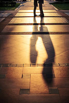 포토 JPG 주간 서양인 외국인 백인 라이프스타일 부부 여자 남자 행복 40대 중년 모션 중년라이프 태국 리조트 함께함 2014년태국 그림자 사랑 서기 사람 성인 야외 두명 옆모습 햇빛 노을 로맨틱 하반신 역광 중년부부 중년만 성인만 국내포토 자연요소 해외기획촬영 커플 감정 아시아 뷰포인트 컨셉 인종 생활 태양 파일형식