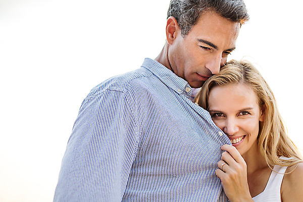 포토 JPG 주간 서양인 외국인 백인 라이프스타일 부부 여자 남자 행복 40대 중년 모션 중년라이프 태국 함께함 2014년태국 사랑 서기 미소 사람 상반신 성인 야외 두명 앞모습 옆모습 로맨틱 중년부부 중년만 성인만 국내포토 자연요소 해외기획촬영 커플 감정 아시아 뷰포인트 컨셉 표정 인종 생활 파일형식