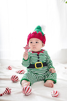 포토 JPG 스튜디오촬영 전신 모자 남자 크리스마스장식 크리스마스 요정 실내 한명 사람 동양인 장식 귀여움 한국인 아기 아기만 남자아기만 남자아기한명만 국내포토 1 잡화 기념일 컨셉 인종 내부 남자만 남자한명만 파일형식