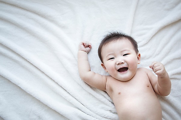 포토 JPG 스튜디오촬영 남자 실내 한명 웃음 사람 동양인 눕기 귀여움 한국인 아기 담요 아기만 남자아기만 남자아기한명만 국내포토 1 컨셉 모션 표정 인종 내부 남자만 남자한명만 파일형식