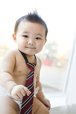 포토 JPG 스튜디오촬영 남자 넥타이 실내 한명 사람 앉기 동양인 귀여움 한국인 아기 즐거움 아기만 남자아기만 남자아기한명만 국내포토 1 잡화 감정 컨셉 모션 인종 내부 남자만 남자한명만 파일형식