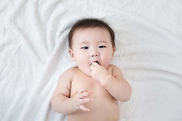 포토 JPG 스튜디오촬영 남자 실내 한명 사람 동양인 눕기 귀여움 한국인 아기 담요 아기만 남자아기만 남자아기한명만 국내포토 1 컨셉 모션 인종 내부 남자만 남자한명만 파일형식