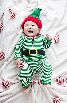 포토 JPG 스튜디오촬영 전신 남자 크리스마스장식 요정 털모자 실내 한명 웃음 사람 동양인 하이앵글 눕기 귀여움 한국인 아기 담요 아기만 남자아기만 남자아기한명만 국내포토 모자_잡화 1 뷰포인트 컨셉 크리스마스 모션 표정 인종 내부 남자만 남자한명만 파일형식