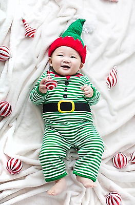 포토 JPG 스튜디오촬영 전신 남자 크리스마스장식 요정 털모자 실내 한명 웃음 사람 동양인 하이앵글 눕기 귀여움 한국인 아기 담요 아기만 남자아기만 남자아기한명만 국내포토 모자_잡화 1 뷰포인트 컨셉 크리스마스 모션 표정 인종 내부 남자만 남자한명만 파일형식