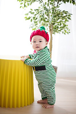 포토 JPG 스튜디오촬영 전신 남자 요정 털모자 실내 한명 서기 사람 동양인 바구니 귀여움 한국인 아기 아기만 남자아기만 남자아기한명만 국내포토 모자_잡화 1 컨셉 모션 인종 내부 남자만 남자한명만 파일형식