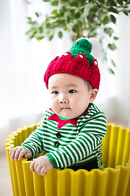 포토 JPG 스튜디오촬영 응시 남자 요정 털모자 실내 한명 사람 동양인 바구니 귀여움 한국인 아기 아기만 남자아기만 남자아기한명만 국내포토 모자_잡화 1 시선 컨셉 인종 내부 남자만 남자한명만 파일형식