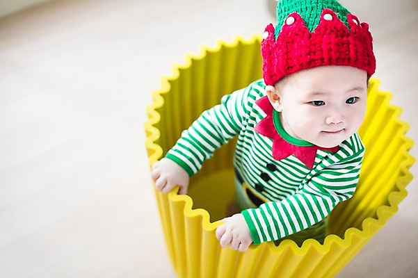 포토 JPG 스튜디오촬영 남자 요정 털모자 실내 한명 서기 사람 동양인 바구니 귀여움 한국인 아기 아기만 남자아기만 남자아기한명만 국내포토 모자_잡화 1 컨셉 모션 인종 내부 남자만 남자한명만 파일형식