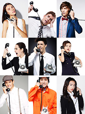 JPG 서양인 외국인 편집이미지 여자 남자 어린이 표정 미소 사람 동양인 여러명 성인 한국인 짜증 전화기 디지털합성 바쁨 통화 몽타주 디지털아트 편집실사 감정 다수 모션 인종 CG 파일형식