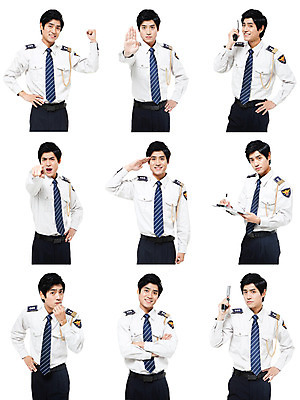 JPG 편집이미지 남자 포즈 사람 동양인 파이팅 총 한국인 경찰 호루라기 디지털합성 무전기 경례 몽타주 서류판 디지털아트 남자만 편집실사 직업 무기 모션 무선통신 인종 사무용품 인사 CG 파일형식