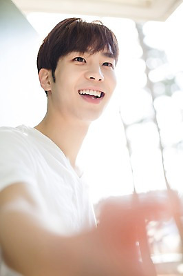 포토 JPG 라이프스타일 남자 맨라이프 모션 출입구 실내 한명 서기 미소 사람 동양인 손짓 상반신 20대 성인 옆모습 한국인 외출 청년만 청년남자만 청년남자한명만 성인남자한명만 국내포토 1 뷰포인트 표정 인종 청년 내부 생활 남자만 남자한명만 성인남자만 성인만 파일형식