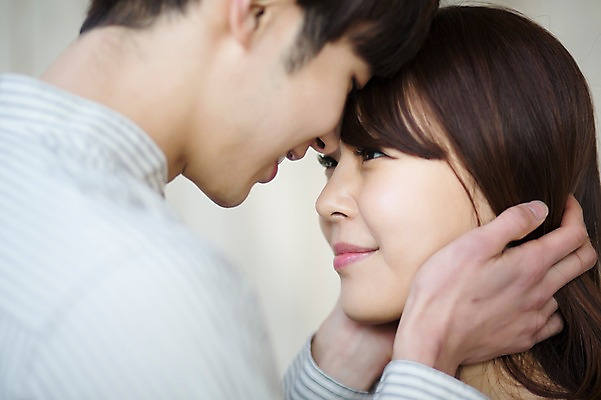 포토 JPG 주간 라이프스타일 부부 커플 여자 남자 행복 커플라이프 신혼부부 모션 휴식 함께함 서기 미소 사람 동양인 손짓 상반신 20대 성인 야외 두명 옆모습 마주보기 다정 한국인 청년만 성인만 국내포토 자연요소 감정 뷰포인트 컨셉 관계 표정 인종 청년 생활 신혼 파일형식