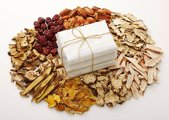 포토 JPG 스튜디오촬영 재료 건조 실내 건강 사람없음 한의학 한약재 한약 대추 건강식품 감초 당귀 백출 약봉지 오가피 작약 천궁 치자 강황 국내포토 꽃 음식 식재료 의학 내부 약 약재 파일형식