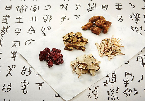 포토 JPG 스튜디오촬영 종이 재료 건조 실내 건강 사람없음 한의학 한약재 한약 대추 건강식품 당귀 도라지 둥굴레 백출 국내포토 음식 의학 내부 약 약재 파일형식