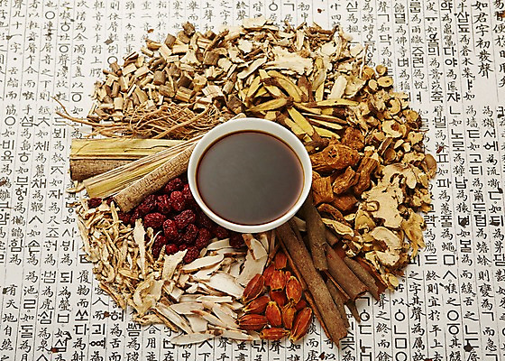 포토 JPG 스튜디오촬영 재료 건조 실내 건강 사람없음 한의학 한약재 한약 대추 건강식품 감초 당귀 도라지 둥굴레 백출 시나몬 오가피 옻나무 작약 치자 우슬 국내포토 나무 꽃 음식 의학 내부 약 약재 파일형식