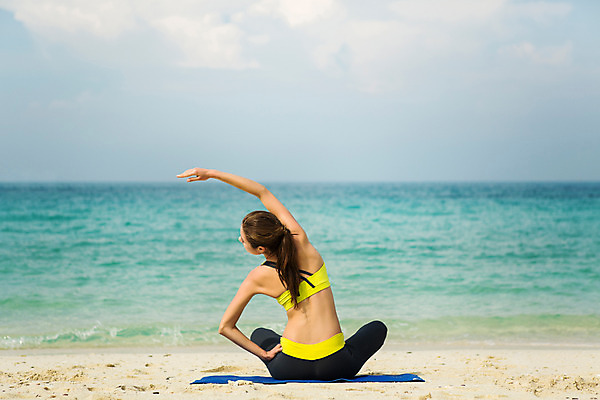 포토 JPG 주간 서양인 외국인 백인 구름 해외기획촬영 우먼라이프 라이프스타일 여자 요가 모션 하늘 휴가 2014년태국 한명 사람 앉기 손짓 상반신 20대 성인 해변 야외 옆모습 뒷모습 여름휴가 바캉스 모래사장 운동 스트레칭 활발 목표 열정 의료성형뷰티 청년만 청년여자만 청년여자한명만 성인여자한명만 국내포토 자연요소 1 웰빙 감정 바다 뷰포인트 컨셉 건강 인종 청년 생활 여자만 여자한명만 성인여자만 성인만 파일형식 여름_계절