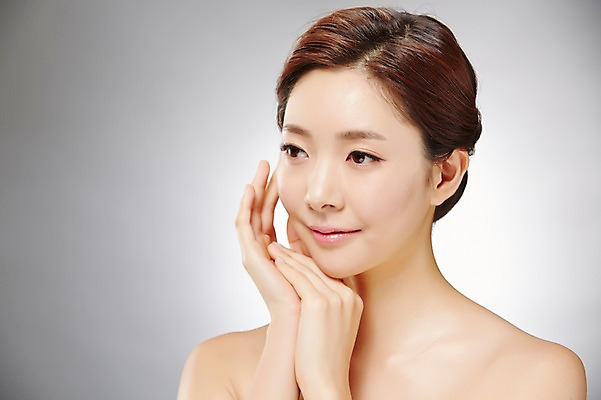 포토 JPG 스튜디오촬영 우먼라이프 라이프스타일 응시 여자 모션 실내 한명 서기 미소 사람 동양인 손짓 상반신 20대 성인 앞모습 뷰티 한국인 순수 청순 의료성형뷰티 청년만 청년여자만 청년여자한명만 성인여자한명만 국내포토 1 시선 뷰포인트 컨셉 표정 인종 청년 내부 생활 여자만 여자한명만 성인여자만 성인만 파일형식