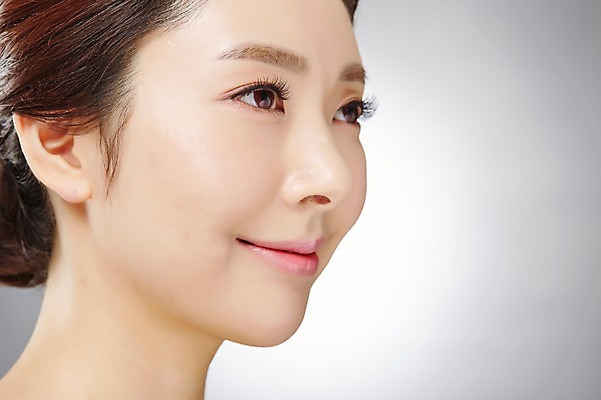 포토 JPG 스튜디오촬영 우먼라이프 라이프스타일 응시 여자 모션 실내 한명 서기 미소 사람 동양인 상반신 20대 성인 옆모습 뷰티 한국인 순수 청순 의료성형뷰티 청년만 청년여자만 청년여자한명만 성인여자한명만 국내포토 1 시선 뷰포인트 컨셉 표정 인종 청년 내부 생활 여자만 여자한명만 성인여자만 성인만 파일형식