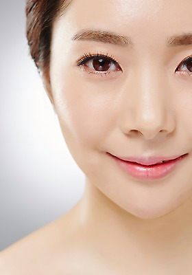 포토 JPG 스튜디오촬영 우먼라이프 라이프스타일 여자 모션 실내 한명 미소 사람 동양인 상반신 20대 성인 앞모습 뷰티 한국인 순수 청순 의료성형뷰티 청년만 청년여자만 청년여자한명만 성인여자한명만 국내포토 1 뷰포인트 컨셉 표정 인종 청년 내부 생활 여자만 여자한명만 성인여자만 성인만 파일형식