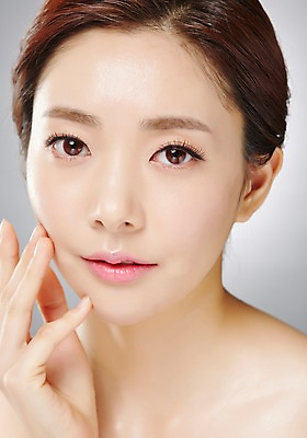 포토 JPG 스튜디오촬영 우먼라이프 라이프스타일 여자 모션 실내 한명 사람 동양인 손짓 상반신 20대 성인 앞모습 뷰티 한국인 순수 청순 의료성형뷰티 청년만 청년여자만 청년여자한명만 성인여자한명만 국내포토 1 뷰포인트 컨셉 인종 청년 내부 생활 여자만 여자한명만 성인여자만 성인만 파일형식