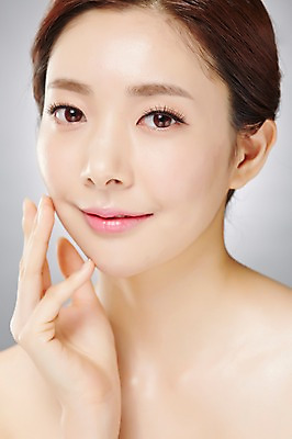 포토 JPG 스튜디오촬영 우먼라이프 라이프스타일 여자 모션 실내 한명 미소 사람 동양인 손짓 상반신 20대 성인 앞모습 뷰티 한국인 순수 청순 의료성형뷰티 청년만 청년여자만 청년여자한명만 성인여자한명만 국내포토 1 뷰포인트 컨셉 표정 인종 청년 내부 생활 여자만 여자한명만 성인여자만 성인만 파일형식