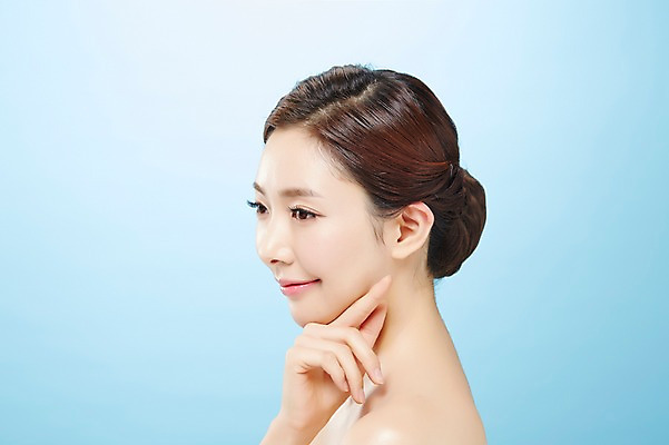 포토 JPG 스튜디오촬영 우먼라이프 라이프스타일 응시 여자 모션 실내 한명 미소 사람 동양인 손짓 상반신 20대 성인 옆모습 뷰티 한국인 순수 청순 의료성형뷰티 청년만 청년여자만 청년여자한명만 성인여자한명만 국내포토 1 시선 뷰포인트 컨셉 표정 인종 청년 내부 생활 여자만 여자한명만 성인여자만 성인만 파일형식