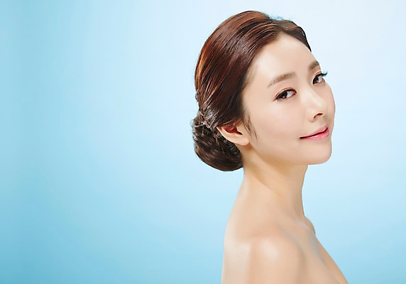 포토 JPG 스튜디오촬영 우먼라이프 라이프스타일 여자 모션 실내 한명 서기 미소 사람 동양인 상반신 20대 성인 옆모습 뷰티 한국인 순수 청순 의료성형뷰티 청년만 청년여자만 청년여자한명만 성인여자한명만 국내포토 1 뷰포인트 컨셉 표정 인종 청년 내부 생활 여자만 여자한명만 성인여자만 성인만 파일형식