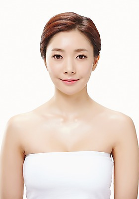 포토 JPG 스튜디오촬영 우먼라이프 라이프스타일 여자 모션 실내 한명 서기 미소 사람 동양인 상반신 20대 성인 앞모습 뷰티 한국인 순수 청순 의료성형뷰티 청년만 청년여자만 청년여자한명만 성인여자한명만 국내포토 1 뷰포인트 컨셉 표정 인종 청년 내부 생활 여자만 여자한명만 성인여자만 성인만 파일형식