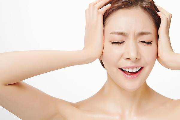 포토 JPG 스튜디오촬영 우먼라이프 라이프스타일 여자 모션 실내 한명 서기 사람 동양인 손짓 상반신 20대 성인 앞모습 뷰티 눈감음 고통 한국인 찡그림 두통 의료성형뷰티 청년만 청년여자만 청년여자한명만 성인여자한명만 국내포토 1 감정 뷰포인트 표정 인종 청년 내부 생활 질병 여자만 여자한명만 성인여자만 성인만 파일형식