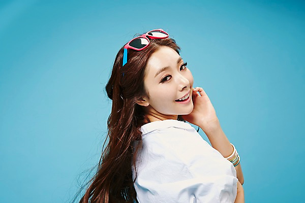 포토 JPG 스튜디오촬영 우먼라이프 라이프스타일 여자 모션 실내 한명 서기 미소 사람 동양인 손짓 상반신 20대 성인 옆모습 캐주얼 선글라스 뷰티 섹시 활발 한국인 유혹 의료성형뷰티 청년만 청년여자만 청년여자한명만 성인여자한명만 국내포토 1 옷 안경 뷰포인트 컨셉 표정 인종 청년 내부 생활 여자만 여자한명만 성인여자만 성인만 파일형식