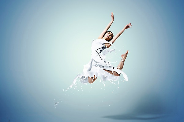 JPG 편집 편집이미지 여자 포즈 순간포착 한명 사람 동양인 성인 점프 페인트 한국인 춤 화려 우아함 디지털합성 디지털아트 스플래쉬 여자만 여자한명만 성인여자만 성인만 편집실사 1 컨셉 모션 문화예술 촬영기법 인종 CG 파일형식