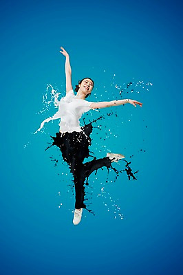 JPG 편집 편집이미지 여자 포즈 순간포착 한명 사람 동양인 성인 점프 페인트 한국인 화려 우아함 디지털합성 디지털아트 스플래쉬 여자만 여자한명만 성인여자만 성인만 편집실사 1 컨셉 모션 촬영기법 인종 CG 파일형식