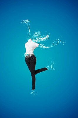 JPG 편집 편집이미지 여자 포즈 순간포착 한명 사람 성인 점프 춤 화려 우아함 디지털합성 디지털아트 스플래쉬 여자만 여자한명만 성인여자만 성인만 편집실사 1 컨셉 모션 문화예술 촬영기법 CG 파일형식