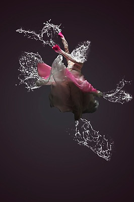 JPG 편집 편집이미지 여자 포즈 순간포착 한명 사람 동양인 성인 점프 한국인 춤 화려 우아함 디지털합성 디지털아트 스플래쉬 여자만 여자한명만 성인여자만 성인만 편집실사 1 컨셉 모션 문화예술 촬영기법 인종 CG 파일형식