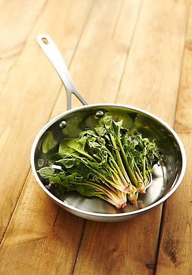 포토 JPG 스튜디오촬영 음식 채소 식재료 실내 사람없음 프라이팬 레시피 시금치 국내포토 주방용품 내부 파일형식