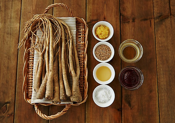 포토 JPG 스튜디오촬영 그릇 음식 식재료 실내 사람없음 바구니 양념 소금 레시피 건강식품 다진마늘 도라지 국내포토 식기 건강 내부 파일형식