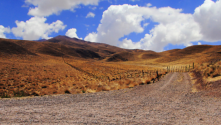 포토 JPG 해외이미지 구름 도로 길 모래 여행 백그라운드 밭 교통시설 자동차 자연 하늘 산 건조 풍경 사람없음 야외 여름 울타리 태양 환경 계곡 맑음 운전 사막 바위 시골 언덕 루트 방법 평야 해외202004 해외포토 자연요소 계절 육상교통 교통 농업 모션 날씨 담장 돌_바위 시설 생태계 파일형식 이미지허브