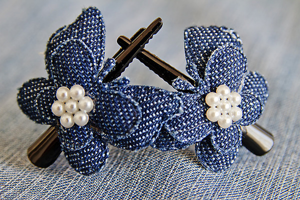 포토 JPG 해외이미지 백그라운드 사람없음 파란색 유행 검은색 흰색 청바지 오브젝트 클립 스타일 해외202004 해외포토 컬러 바지 파일형식 이미지허브