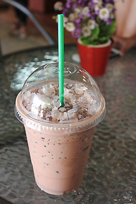 포토 JPG 해외이미지 커피 음료 음식 백그라운드 디저트 사람없음 컵 세로 갈색 초콜릿 냉동 얼음 거품 카페 우유 추위 흰색 칵테일 닫기 달콤 일회용 플라스틱 크림 상쾌 부드러움 테이크아웃 카푸치노 코코아 밀짚 떨림 고립 라떼 모카 채찍 카카오 카페인 토고 해외202004 해외포토 자연요소 식기 감정 컬러 모션 재질 유제품 주류 상점 감각 맛 짚 파일형식 서아프리카 이미지허브