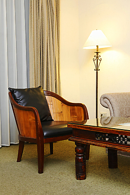 포토 JPG 해외이미지 디자인 의자 호텔 휴가 사람없음 내부 목재 소파 고급 휴양지 여관 스타일 안락 해외202004 해외포토 나무 가구 컨셉 재료 숙소 장소 파일형식 이미지허브