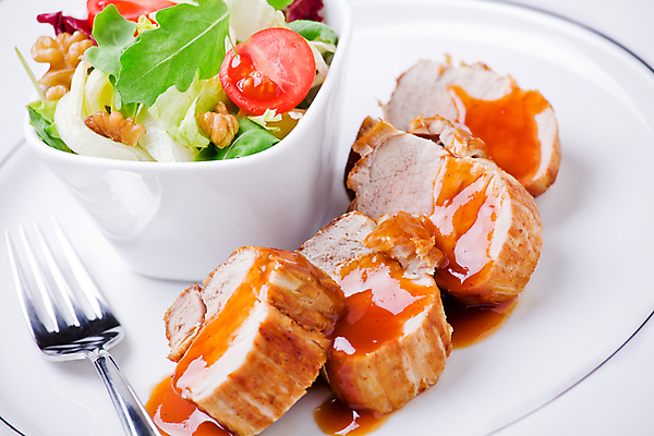 포토 JPG 해외이미지 음식 오렌지 방울토마토 육류 돼지고기 사람없음 빨간색 초록색 컬러풀 갈색 노란색 검은색 식사 샐러드 소고기 견과류 흰색 닫기 상추 바비큐 점심식사 해외202004 해외포토 컬러 토마토 채소 과일 식재료 모션 파일형식 이미지허브