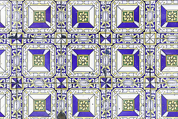 포토 JPG 해외이미지 전통 디자인 외관 문화 벽 백그라운드 꽃무늬 패턴 건축양식 표면 추상 바닥 주택 미술 사람없음 건물 장식 파란색 컬러풀 수확 골동품 흰색 도자기 스페인 포르투갈 타일 묘사 질감 정사각형 모자이크 모음 리스본 엘리먼트 옛날 해외202004 해외포토 도형 건축물 건축 꽃 유럽 컬러 무늬 농업 문화예술 파일형식 이미지허브
