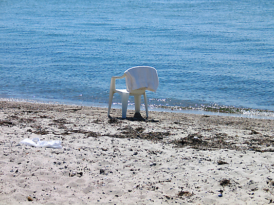 포토 JPG 해외이미지 모래 바다 여행 의자 자연 하늘 휴가 휴식 사람없음 야외 물 여름 햇빛 태양 여행객 침묵 고독 떨어짐 선탠 은퇴 버리기 오브젝트 장면 멀리 등나무 옛날 해외202004 해외포토 자연요소 나무 계절 감정 가구 컨셉 모션 사람 소리 생태계 파일형식 이미지허브