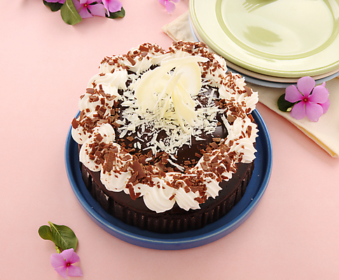 포토 JPG 해외이미지 접시 꽃 음식 조각 디저트 요리 사람없음 케이크 초콜릿 얼음 대접 달콤 맛 유혹 크림 냅킨 칼로리 충동구매 해로움 솔깃 해외202004 해외포토 자연요소 식물 식기 컨셉 쇼핑 과소비 파일형식 이미지허브