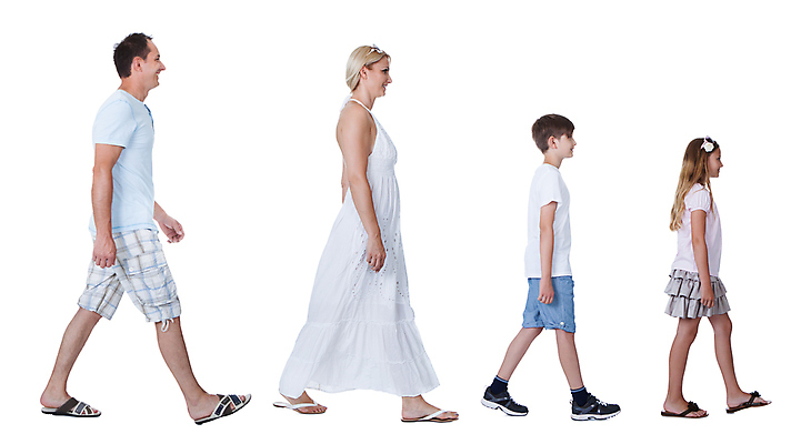 포토 JPG 해외이미지 백인 라이프스타일 응시 여자 남자 딸 행복 아들 어린이 선 여행 백그라운드 신발 가족 엄마 휴가 함께함 실내 미소 웃음 사람 소녀 소년 여러명 성인 옆모습 금발 걷기 기쁨 흰색 자녀 4 아빠 가득함 고립 줄서기 카피스페이스 해외202004 해외포토 서양인 헤어스타일 시선 감정 뷰포인트 컬러 다수 컨셉 관계 모션 표정 내부 생활 숫자 공백 파일형식 이미지허브