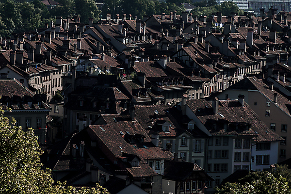 포토 JPG 해외이미지 나무 유럽 오렌지 건축양식 하늘 지붕 벽돌 영국 잉글랜드 주택 굴뚝 사람없음 건물 빨간색 여름 도시풍경 갈색 마을 이탈리아 프랑스 도시 최고 중세 역사 스페인 정상 옥상 요크셔테리어 타일 스위스 그리스 타운 옛날 해외202004 해외포토 식물 건축물 계절 건축 나라 컬러 과일 풍경 테리어 파일형식 이미지허브