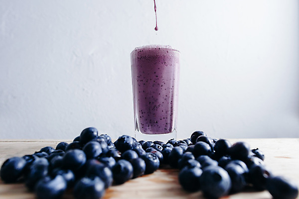 포토 JPG 해외이미지 라이프스타일 열매 음료 음식 백그라운드 과일 유리 탁자 딸기 건강 사람없음 목재 보라색 주스 우유 에너지 물방울 신선 칵테일 달콤 매끈함 혼합 갈증 블루베리 요거트 쉐이크 떨림 단백질 스무디 해외202004 해외포토 나무 식물 컬러 가구 재료 모션 재질 유제품 주류 생활 감각 맛 영양소 파일형식 이미지허브