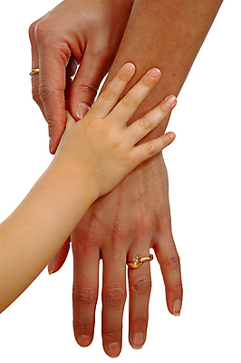 포토 JPG 해외이미지 손 여자 꽃잎 딸 감정 무기 어린이 백그라운드 컨셉 2 손가락 가족 엄마 친절 함께함 관리 사랑 사람 사람없음 부모 믿음 터치 흰색 아기 반지 잡기 연결 손톱 보석 부드러움 팔 고립 돌봄 해외202004 해외포토 꽃 컬러 장신구 관계 모션 신체부위 감각 광석 파일형식 이미지허브