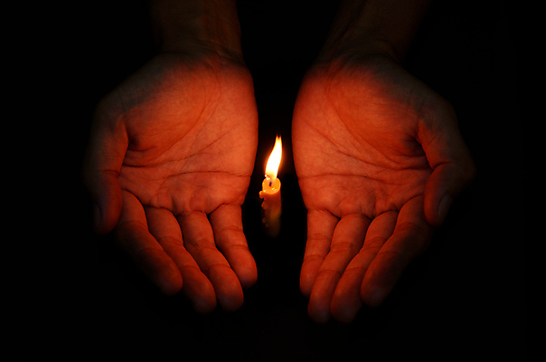 포토 JPG 해외이미지 컨셉 크리스마스 자연 불 바람 추상 불꽃 따뜻함 사랑 사람없음 빛 평화 믿음 어둠 희망 침묵 슬픔 축하 죽음 뜨거움 생일 영혼 야간 오브젝트 촛대 쇼 신성 공유 돌봄 신앙심 왁스 적자 크리스마스이브 화상 해외202004 해외포토 자연요소 기념일 감정 무늬 모션 날씨 소리 상처 생태계 파일형식 이미지허브