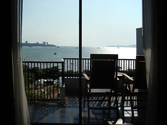 포토 JPG 해외이미지 아시아 바다 여행 창문 파타야 태국 호텔 휴가 휴식 프레임 사람없음 햇빛 태양 문 맑음 발코니 오픈 뜨거움 고급 해외202004 해외포토 자연요소 나라 컨셉 숙소 날씨 파일형식 이미지허브