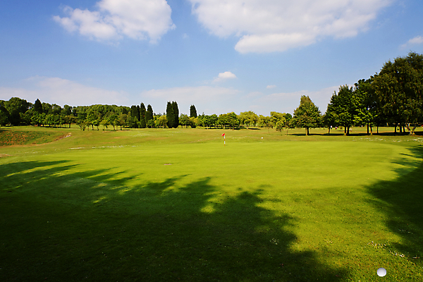 포토 JPG 해외이미지 나무 구름 남자 스포츠 백그라운드 밭 골프 공 자연 놀이 하늘 건강 풍경 잔디 사람없음 목재 초록색 여름 파란색 운동 환경 정원 맑음 경쟁 봄 게임 구멍 골퍼 강의 그네 클럽 슛 장면 퍼터 페어웨이 해외202004 해외포토 자연요소 식물 계절 컬러 컨셉 농업 재료 날씨 운동선수 사람 구기 생태계 파일형식 이미지허브
